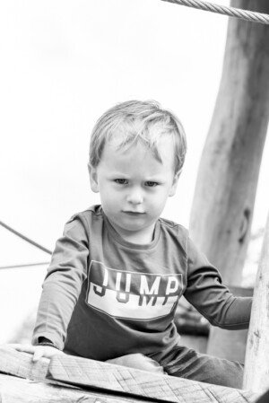 kind fotografie buitenspelen speeltuin kinderfotografie eigenwijs