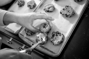 femke bakt muffins portret fotograaf