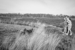 labradoodles kinderen fotograaf femke portret aan water uitwaaien