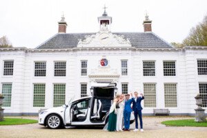 bruiloft proost gezin gemeentehuis dag met gouden randje