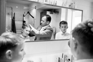 huwelijk voorbereiding spiegel badkamer bruidsfotografie