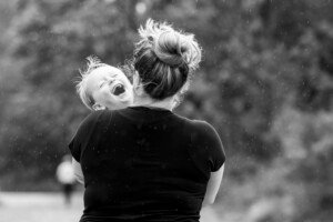 lachen kinderfotografie regen lol